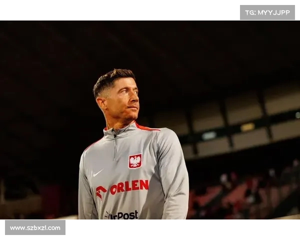 深入探索莱万职业生涯的成长历程与发展轨迹 深入探索莱万职业生涯的成长历程与发展轨迹